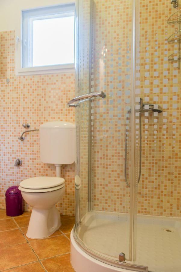 Apartment Tri Mudraca Karanac Eksteriør bilde