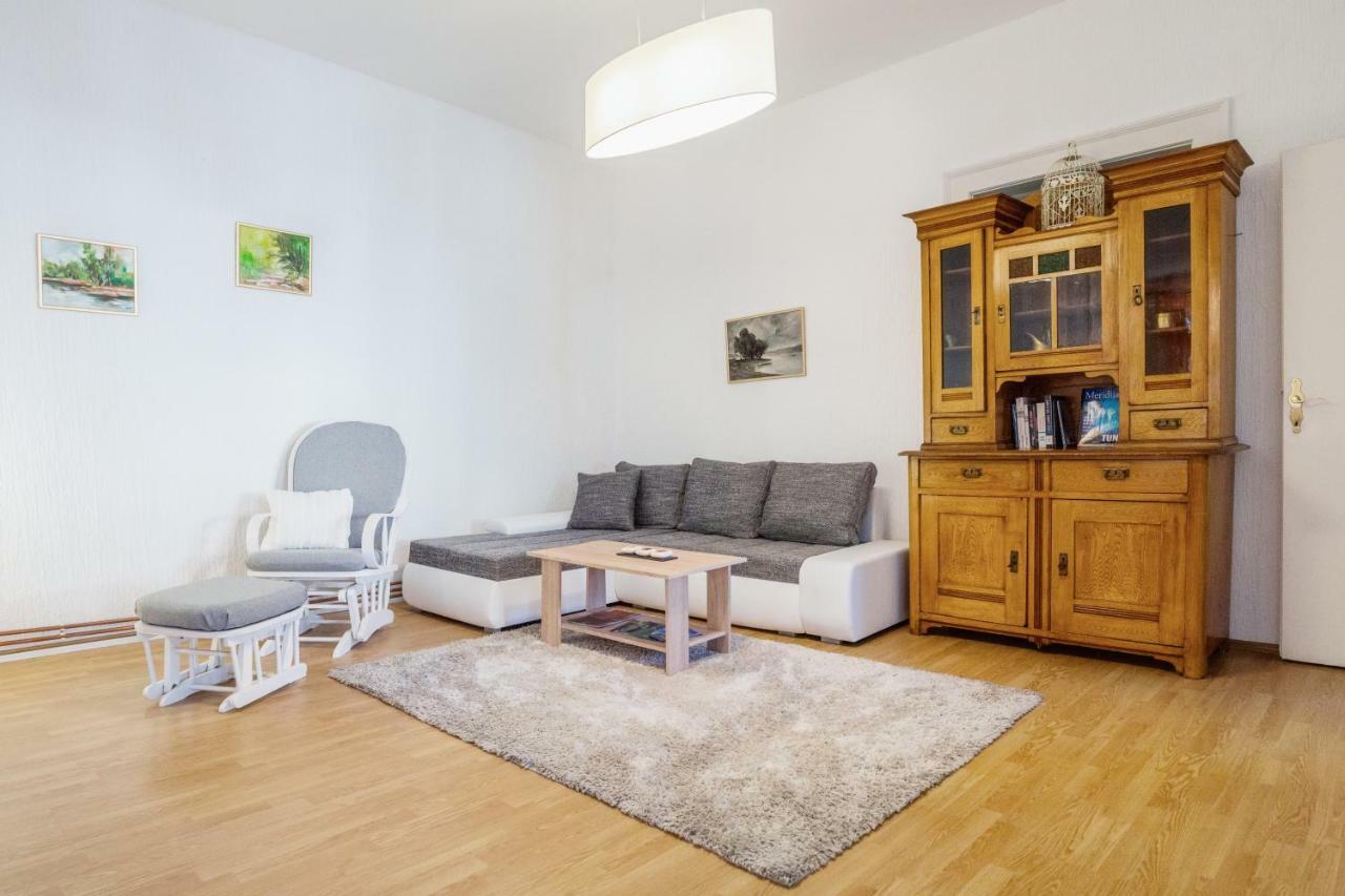 Apartment Tri Mudraca Karanac Eksteriør bilde